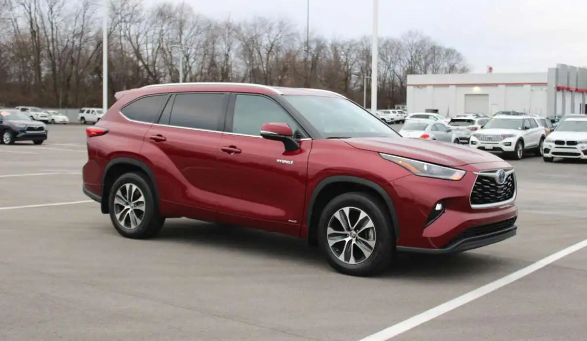 Car Background Replacement Before 6 - Car Image Clip