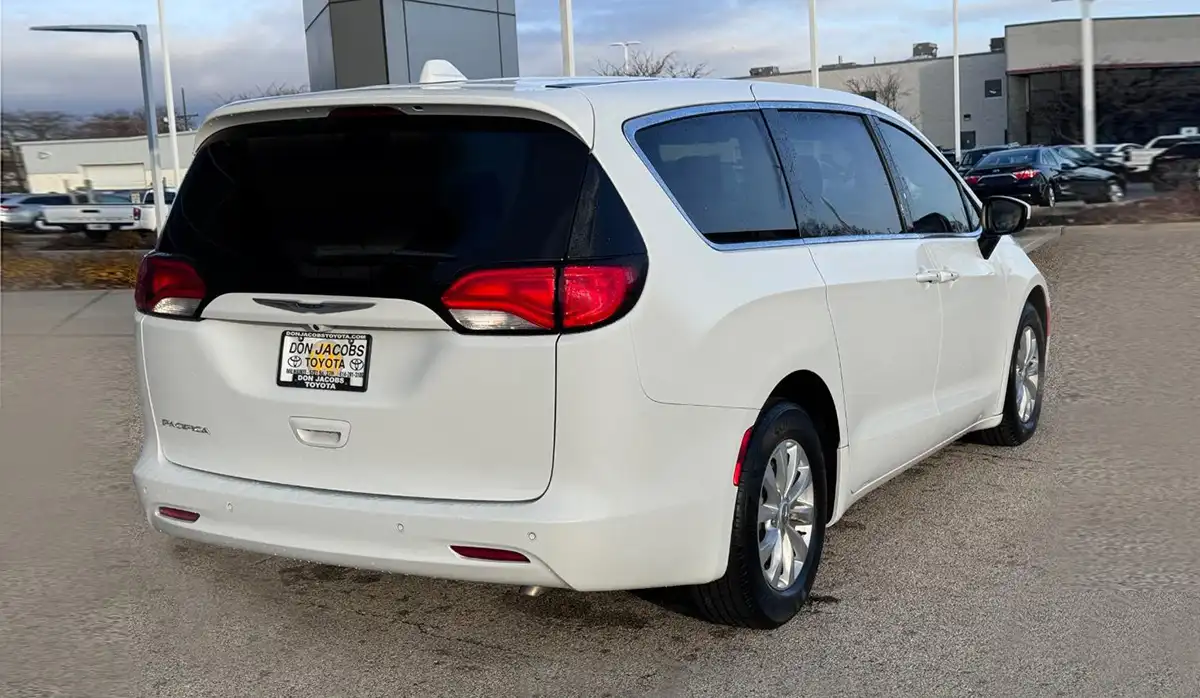 Car Photo Number Plate Removal Service Sample Before 1 - Car Image Clip