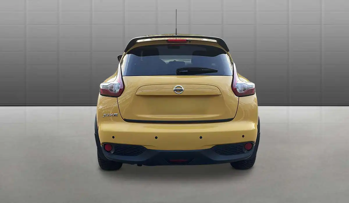 Nissan Juke rear background replacement before and after